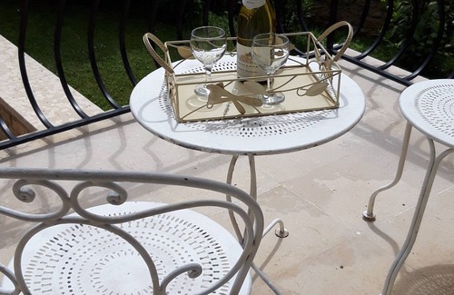 Donzy House | La Maison de Blanc Gateau