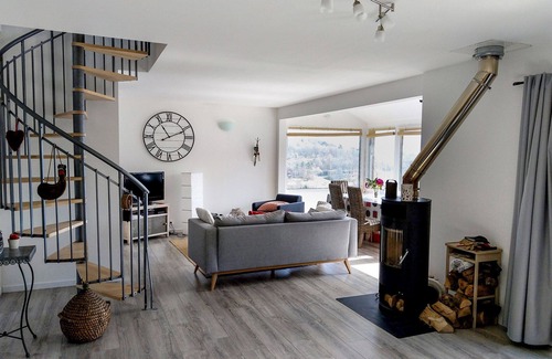 Sentenac-d'Oust Ski Chalet | La maison de Canlat.nA comfortable chalet ideal for a family stay.