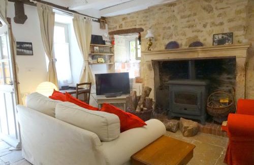 Flavigny-sur-Ozerain House | La Maison de Pierre