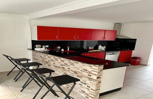 Le Moule House | La Maison De L'Hibiscus