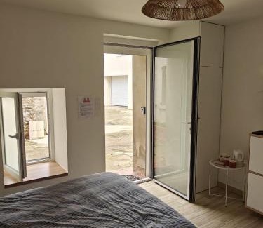 Chasse-sur-Rhone House | La maison de l'impasse