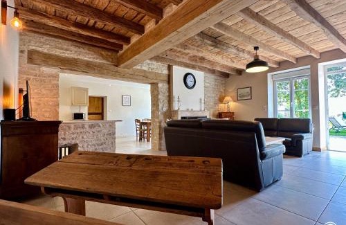 Leuglay House | La maison de Marguerite