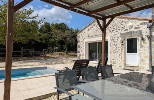 Magnac-Lavalette-Villars House | La Maison De Mon Enfance et son Studio
