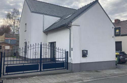 Hannut House | La maison de Timao