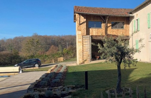 Castillon-de-Saint-Martory House | La Maison des 3 Chouettes; complete accommodation