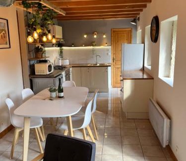 Morestel House | La maison des commis