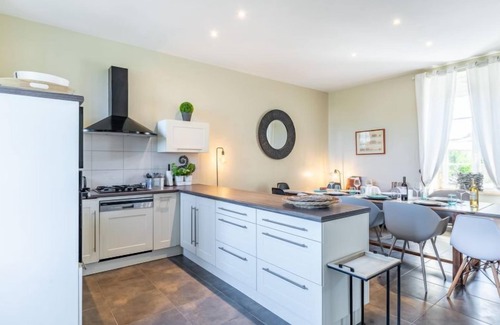 Caden House | La Maison des Frères (villa + annexe) by Interhome