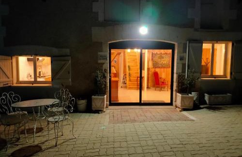 Aubeterre-sur-Dronne House | La Maison des oliviers