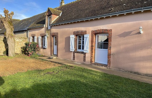 Fontaine-la-Guyon House | La Maison des Saveurs et son Jardin