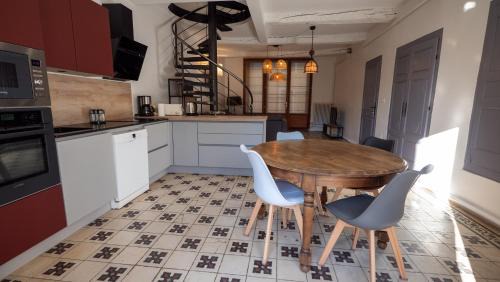 La Motte-du-Caire Bed & Breakfast | La Maison des Hôtes