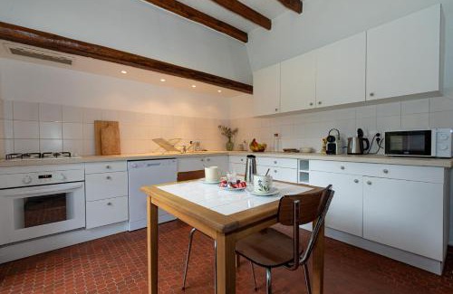 Chateau-Landon Apartment | La Maison des Papillons - Nargis