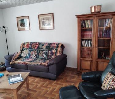 Manhac House | La Maison des Rosiers