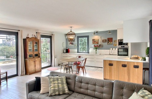 Le Barroux House | La maison du Barroux, house with swimming pool, calm and exceptional view