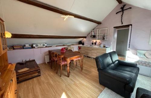 Corancy Apartment | La Maison du bonheur - Gîte RULINA - Corancy