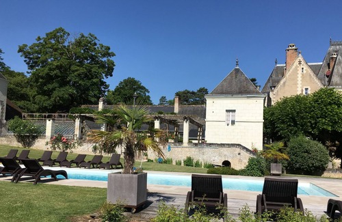 Blere Cottage | "La Maison du Boulanger", Château de Fontenay, 17 Ha Park with Swimming Pool and