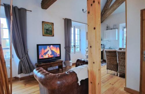 Homps Apartment | La Maison du Canal- vue Canal- L'ère du Temps
