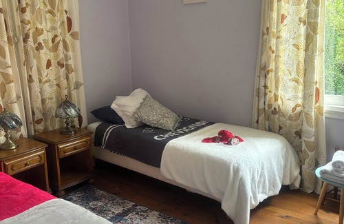 Esperaza Bed & Breakfast | La Maison du Chapeliers Bed & Breakfast