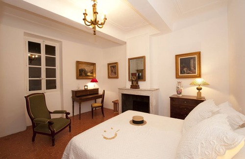 Mallemort Bed & Breakfast | La Maison Du Peintre En Provence