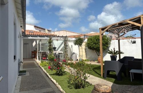 La Flotte House | LA MAISON DU PUITS DE FER à la Flotte en Ré