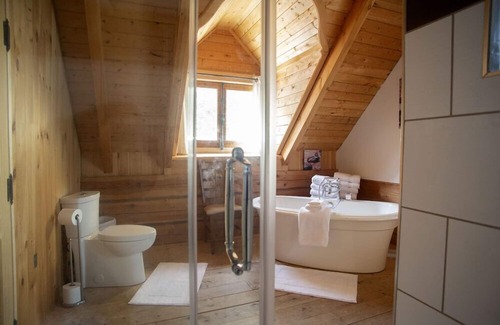 Sainte-Marie Cabin | La Maison en Bois Rond