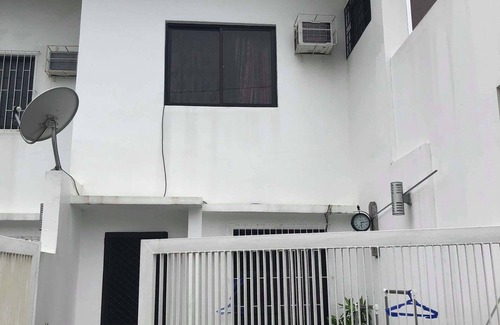 Puerto Galera House | La maison et Bon - holiday house