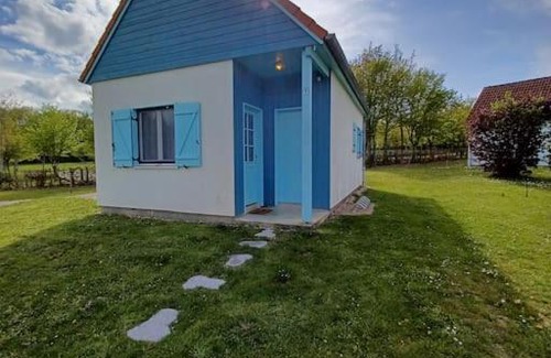 Giffaumont-Champaubert Ski Chalet | La Maison Bleu du Lac de Céline