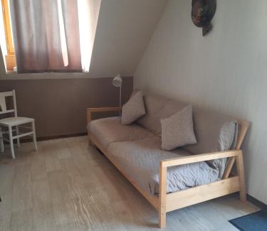 Montreuil-en-Touraine House | La Maison Genevier - Chambre Doréline
