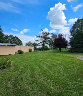 Muret-le-Chateau Apartment | La maison Grès