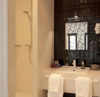 Stalingrad House | La Maison Haute guesthouse
