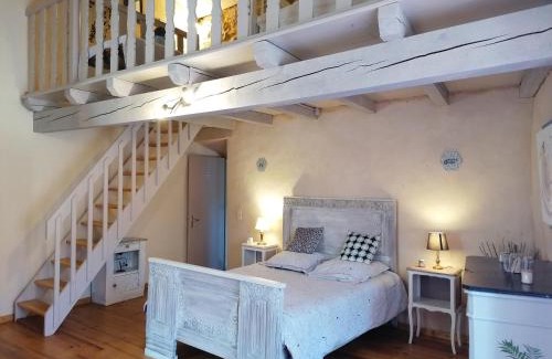 Nant House | La Maison Huguétoune
