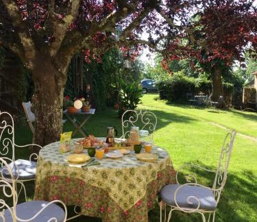 Saint-Chamassy Bed & Breakfast | La Maison Magique