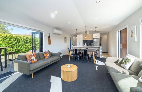 Martinborough House | La Maison Noir, Martinborough