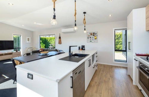 Martinborough House | La Maison Noir, Martinborough