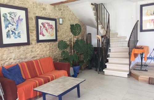 Saint-Julien-de-Briola Bed & Breakfast | la maison ocre