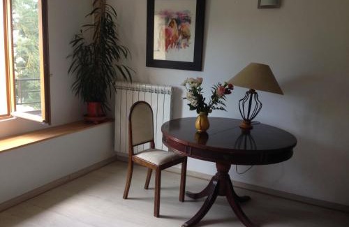 Saint-Julien-de-Briola Bed & Breakfast | la maison ocre