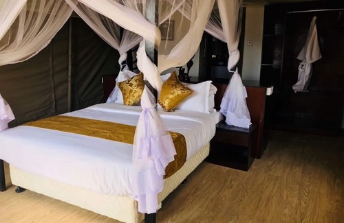 Ololaimutiek Cabin | La Maison Royale Masai Mara