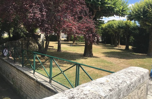 Aulnay House | La Maison Saint Pierre, Aulnay
