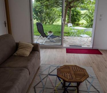 Fraisses Apartment | La maison sous le noyer