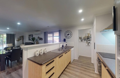 Caboolture House | 'LA MAISON' STUNNING 4 BEDROOM HOME