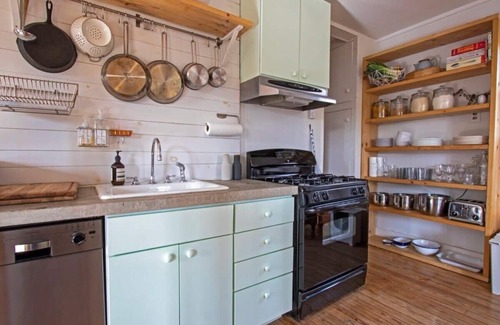Hudson House | La Maison - Stylish Schoolhouse near Hudson