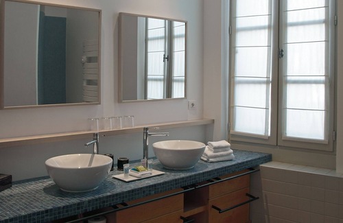 L'Isle-sur-la-Sorgue Hotel | La Maison sur la Sorgue - Esprit de France