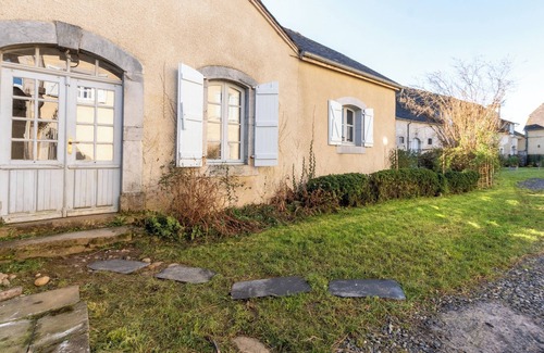 Ossun House | La Maison Vergès - 3 bedrooms - large living room - small garden