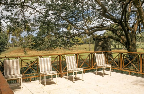 Roselle Villa | La Maison Verte - a 'country' feel, centrally set!