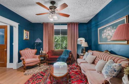 Moncton House | La Maison Victoria - Beautiful 4BR House Downtown Moncton