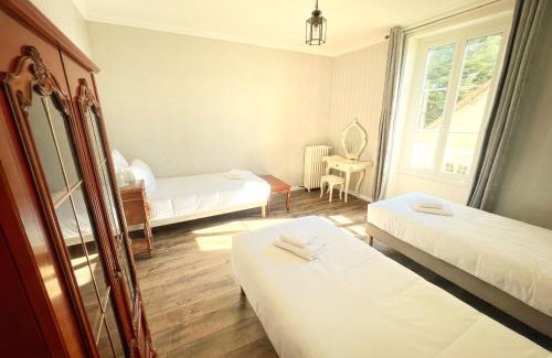 Veuzain-sur-Loire Bed & Breakfast | La Maison Voyage Bed and Breakfast