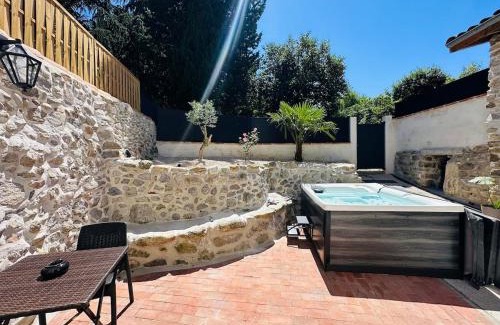 Foix House | La Maisonnette de Mouragues