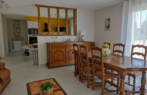 Savieres House | la Maiziéroise : Coquet Pavillon Pour Vacances