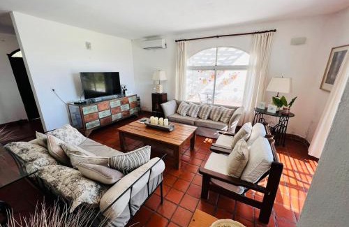 Esquina House | La Mansa Riverside
