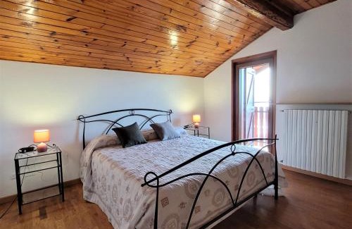 Bossico Apartment | La Mansardina sul lago Mountain Lake Iseo Hospitality