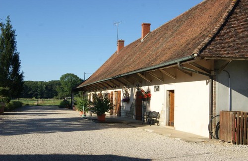 Bruailles Bed & Breakfast | La mare aux grenouilles